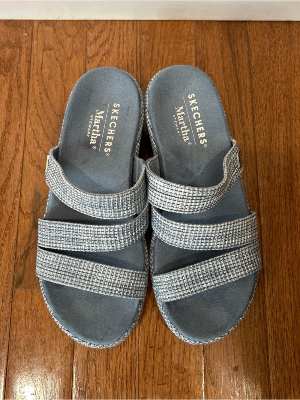 Skechers Martha Stewart Beverlee Wedges Sandals Arch Fit Women’s Size 6 Blue - Picture 3 of 10